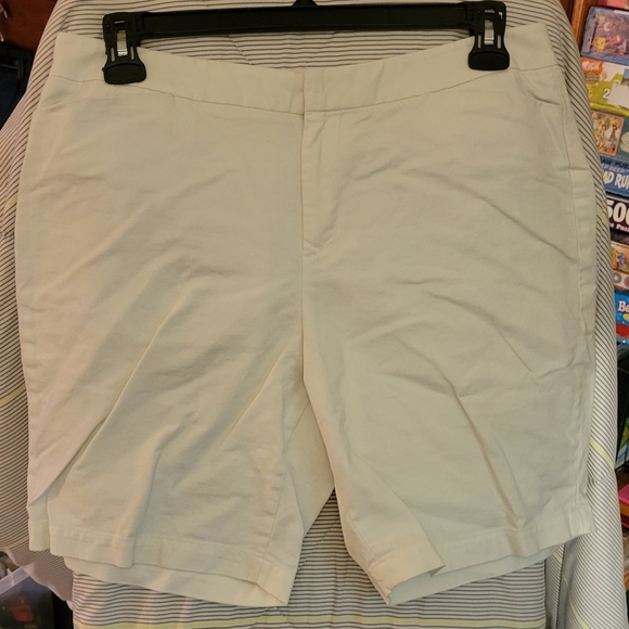 Coldwater Creek White Shorts 16P Natural Fit - Picture 1 of 5